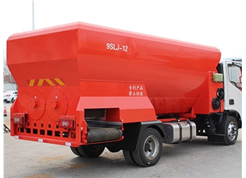 12 M full-ration feed distributor