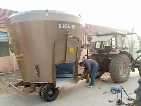 Vertical tractor tmixer